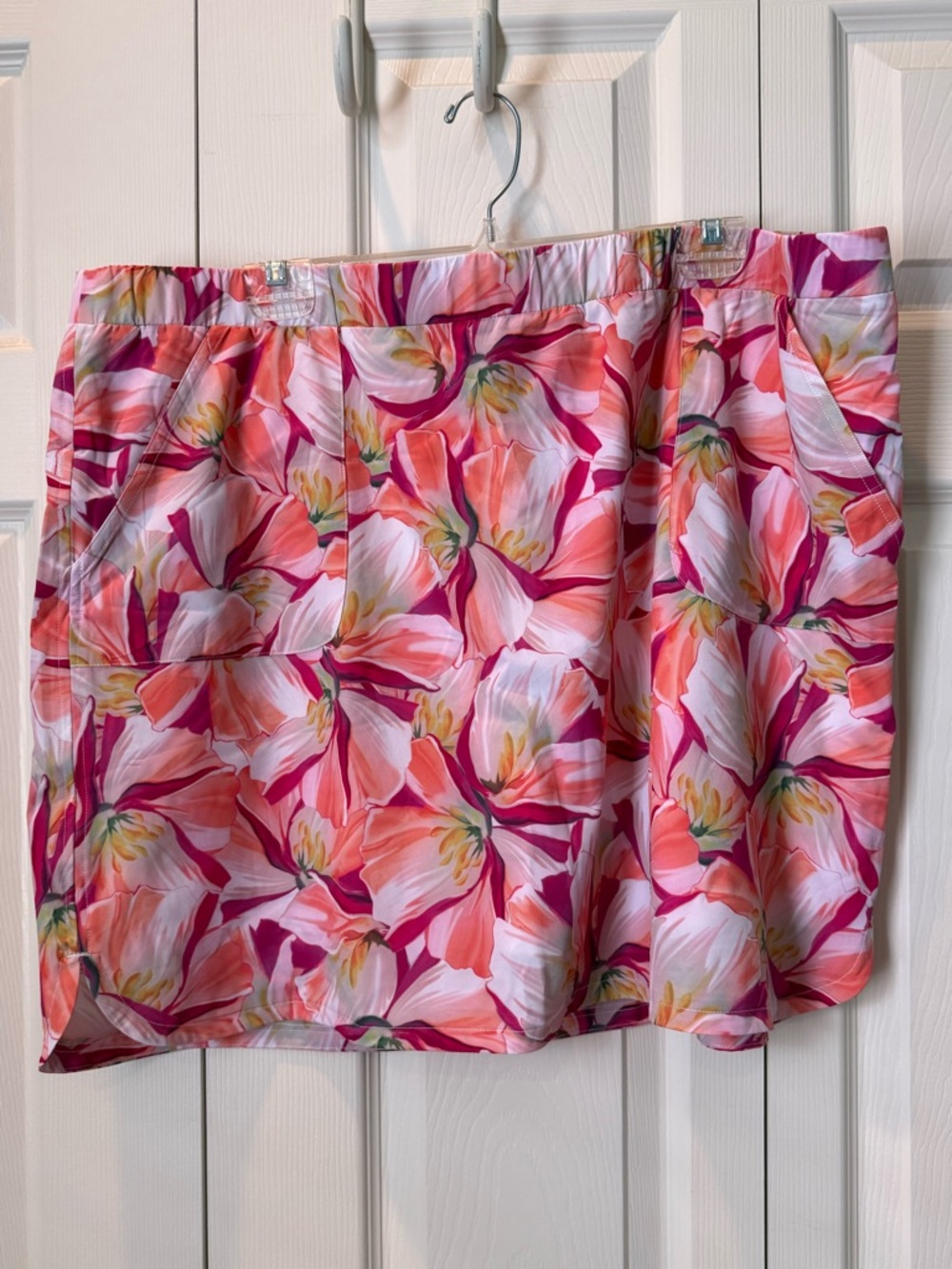 # Chico's Floral Pink & Coral Pull-On Skort (Sz 4=20)